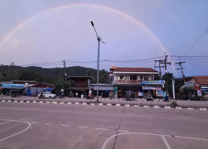 Phra Ae Apartments